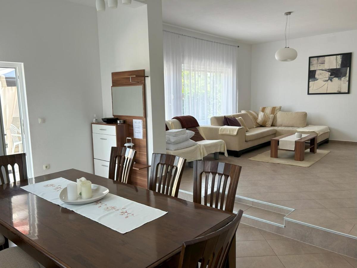 Apartments Antonella Trogir Eksteriør bilde