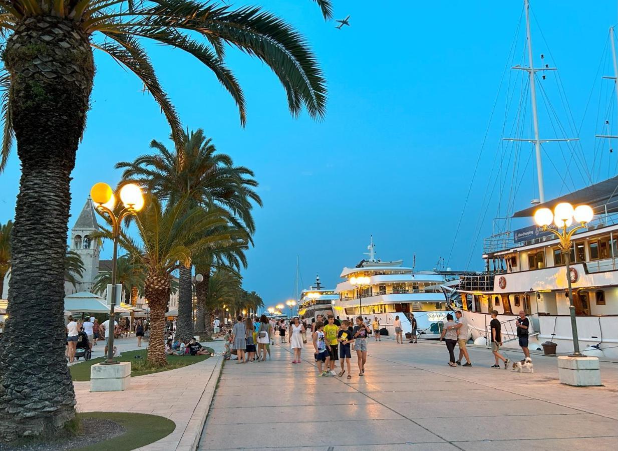 Apartments Antonella Trogir Eksteriør bilde